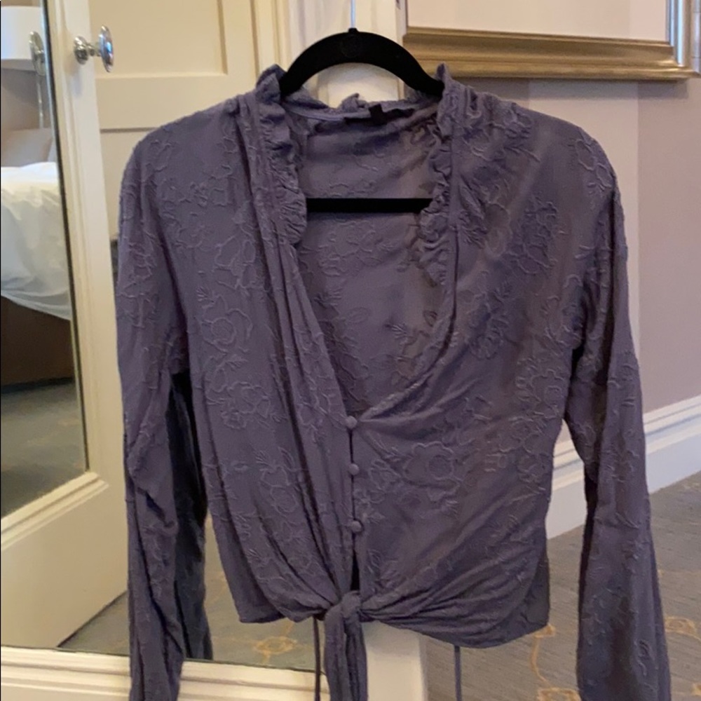 Long sleeve tie crop blouse